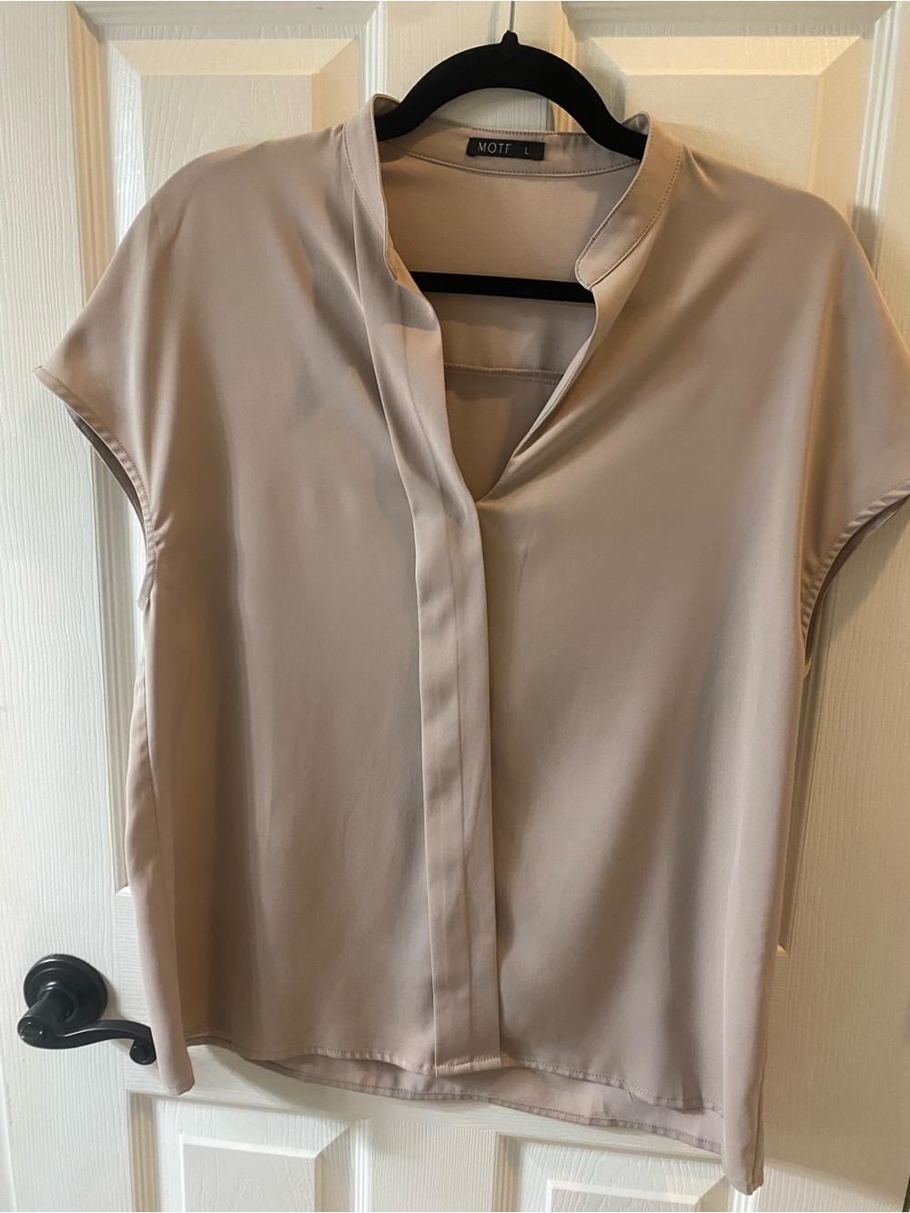 Motf neutral colored blouse